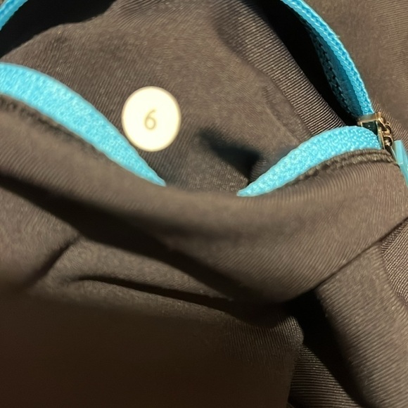 Lululemon 8 Run Speed Crop Mini Brushed Animal Black/White Print Sz 6 EUC - Picture 7 of 7